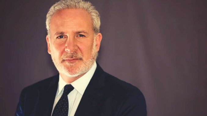 Peter Schiff Tells Michael Saylor to Take $4.3B Loan to Peter Schiff Tells Michael Saylor to Take $4.3B Loan to Buy U.S. Government Bitcoin