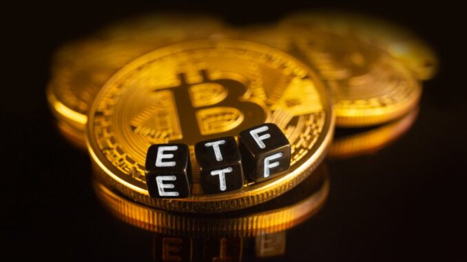 US Bitcoin ETFs End Outflow Streak With $744 Million Weekly Bitcoin ETFs