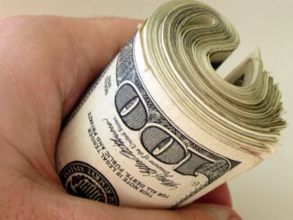 Image of bankroll to illustrate article on AI financial planning.